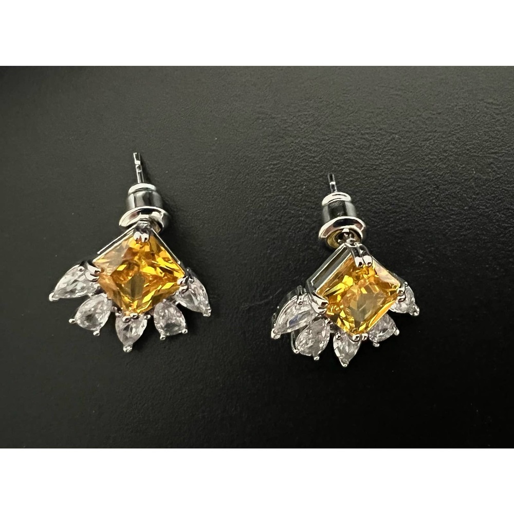 Golden color earring
